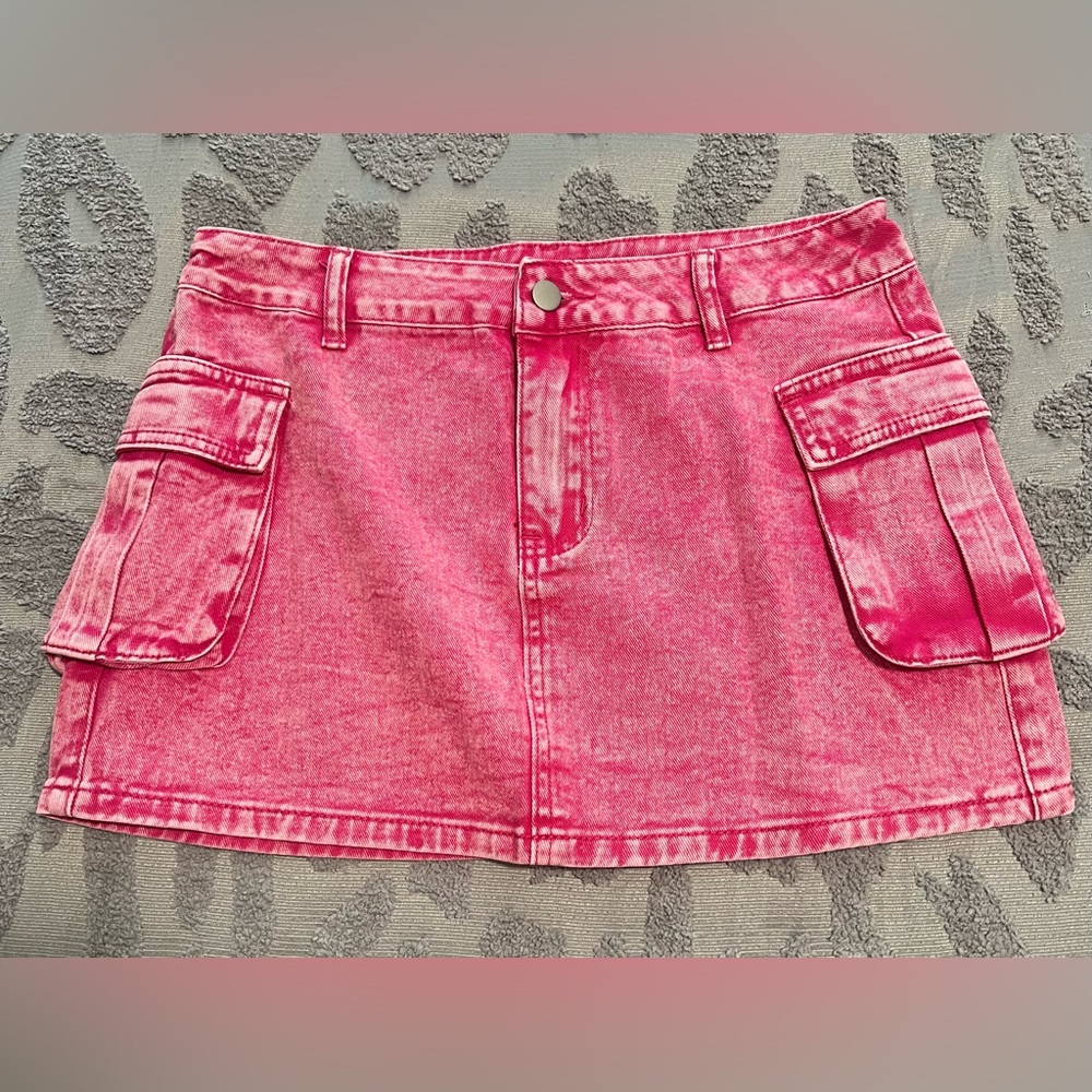 SHEIN Hot Pink Cargo Mini Skirt Women’s Size Medium - Picture 3 of 7